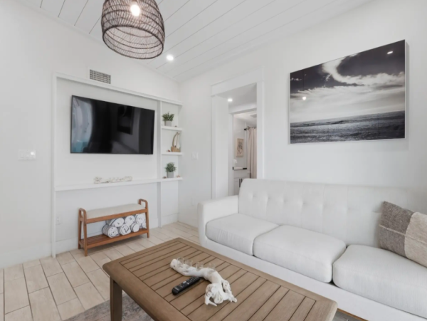 Premier Vacation Rental Near Gulf Beaches - 4-Bedroom Home in Bradenton Beach